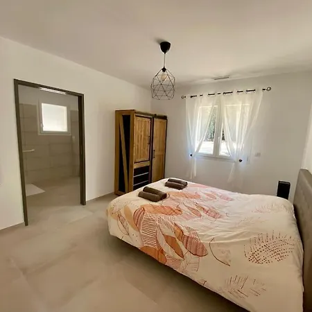 Villa 120M2 Acces Pmr Piscine Chauffee Et Jacuzzi Orgnac-l'Aven Exterior photo