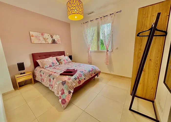 Villa 120M2 Acces Pmr Piscine Chauffee Et Jacuzzi