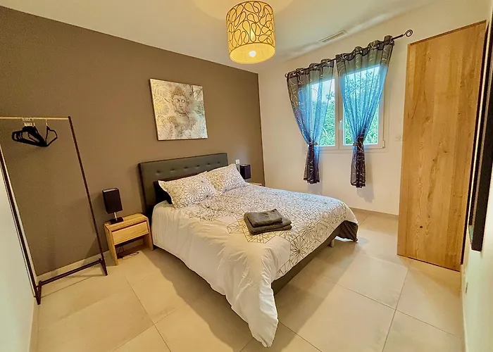 Villa 120M2 Acces Pmr Piscine Chauffee Et Jacuzzi