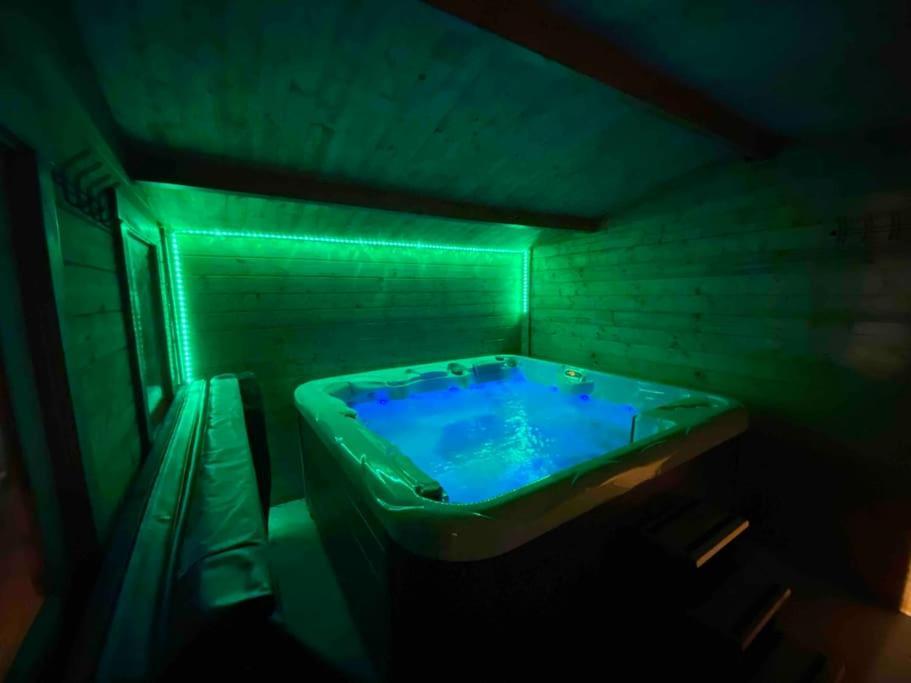 120m2 Acces Pmr Piscine Chauffee Et Jacuzzi *